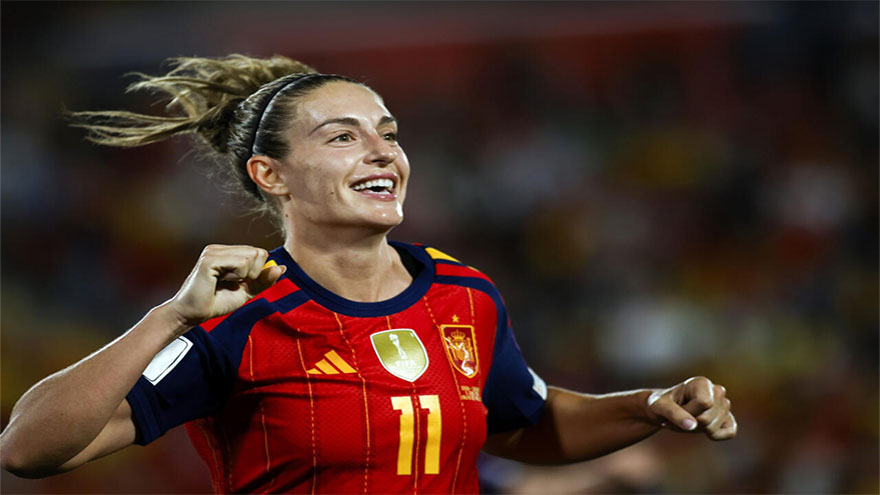 Spain thump England to close in on World Cup qualification
