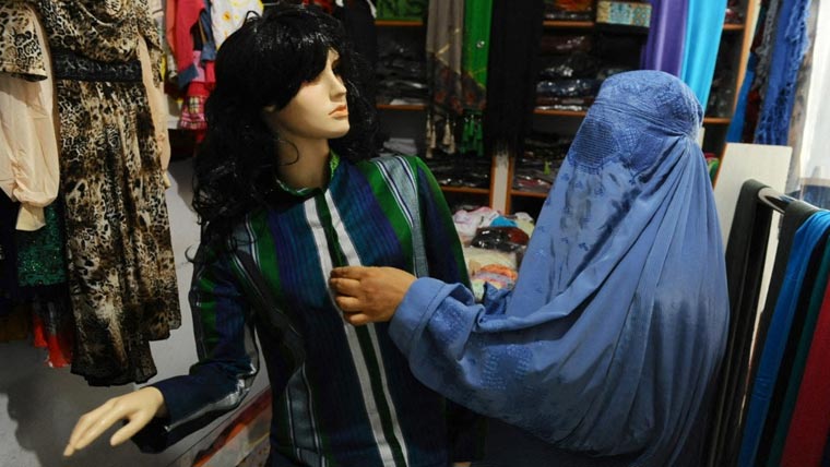 افغان کاروباری خواتین کی کارکردگی مردوں سے بہتر ہے: عالمی بینک