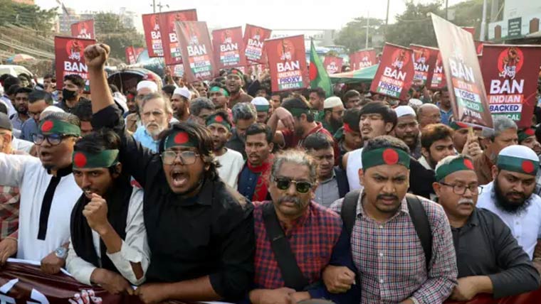 بھارتی نوجوانوں نے گودی میڈیا کے گمراہ کن کردار کو بے نقاب کر دیا