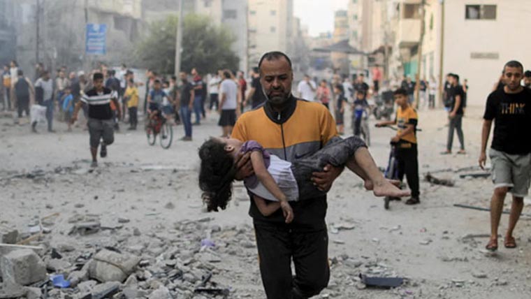 غزہ: جبالیہ کیمپ کے قریب اسرائیلی بمباری، 8 سالہ بچے سمیت 4 فلسطینی شہید