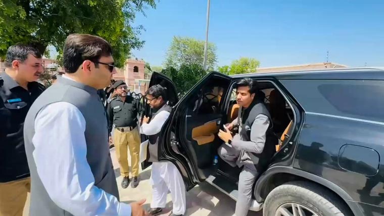 وزیراطلاعات خیبر پی کے کا سنٹرل جیل کا دورہ، اصلاحی سرگرمیوں کا جائزہ