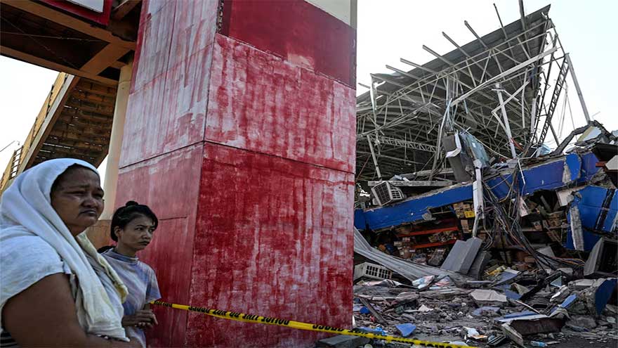 Rescuers race to reach trapped after powerful quake in southern Philippines
