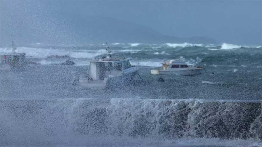 Hundreds evacuated as waves batter New Zealand capital