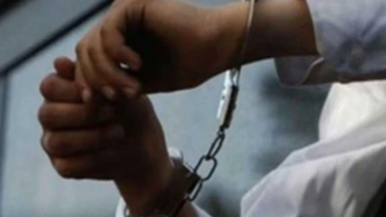 کاہنہ میں پولیس مقابلہ، ایک ڈاکو زخمی حالت میں گرفتار، ساتھی فرار ہونے میں کامیاب