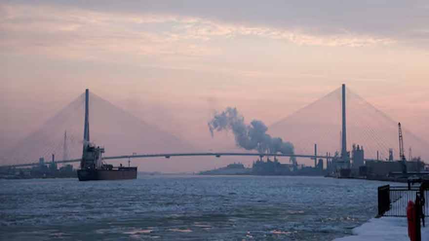 New US-Canada bridge opening delayed