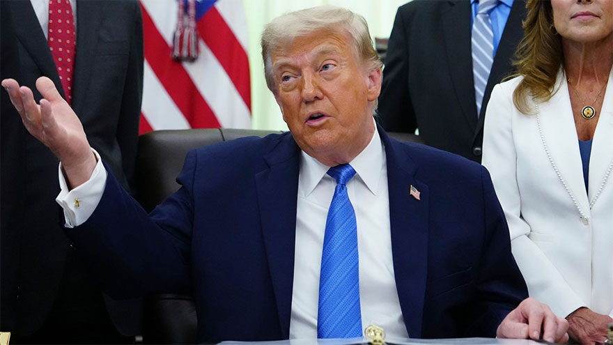 Trump claims Tehran deal 'approved', cancels new strikes