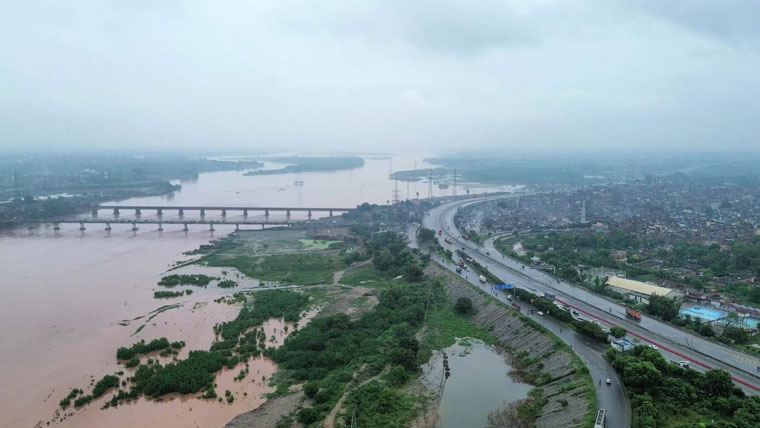 2025 کے تباہ کن سیلاب: 822 ارب روپے نقصان، 1,039 افراد جاں بحق، 40 لاکھ بے گھر