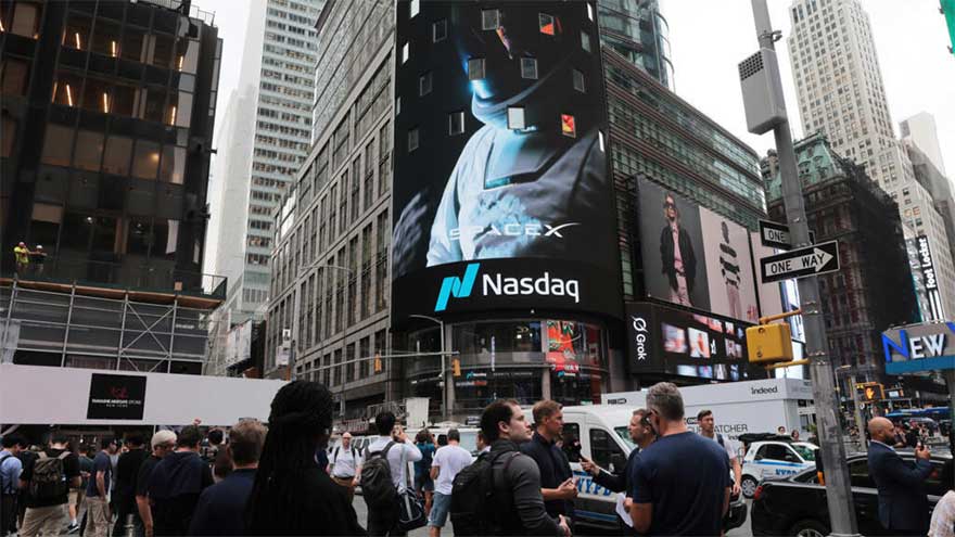 Wall Street climbs as SpaceX shares launch, oil slides on Mideast deal hopes