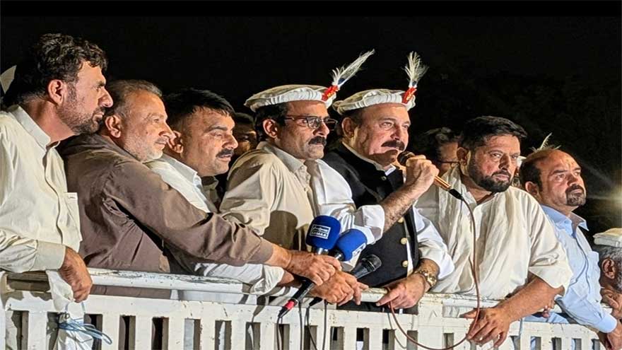 Govt employees call off protest after successful talks with federal minister