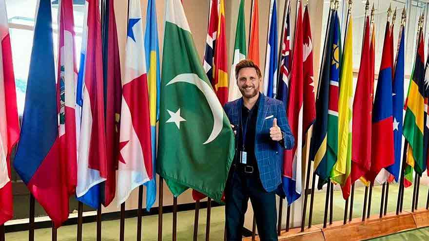Shahid Afridi visits UN Headquarters, meets Ambassador Asim Iftikhar