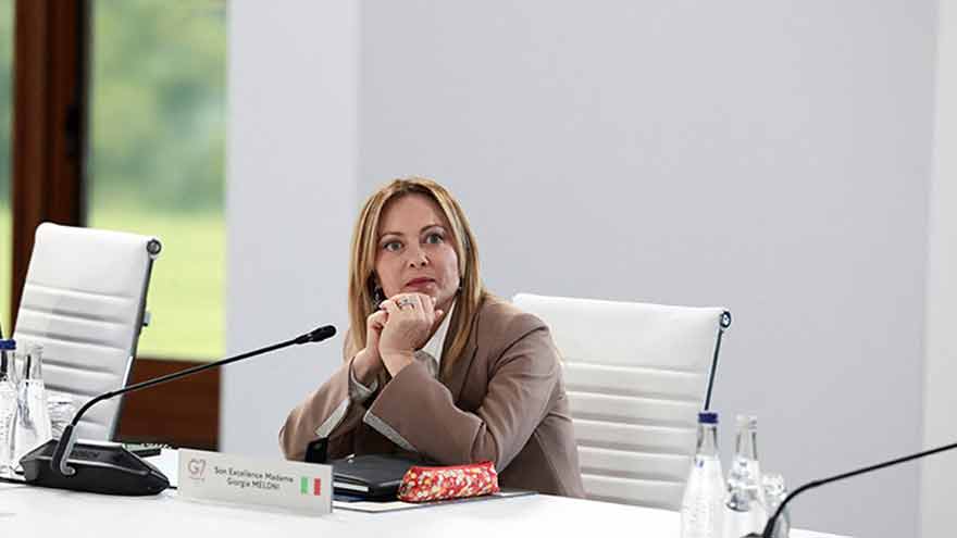 Italian PM Giorgia Meloni quits smoking
