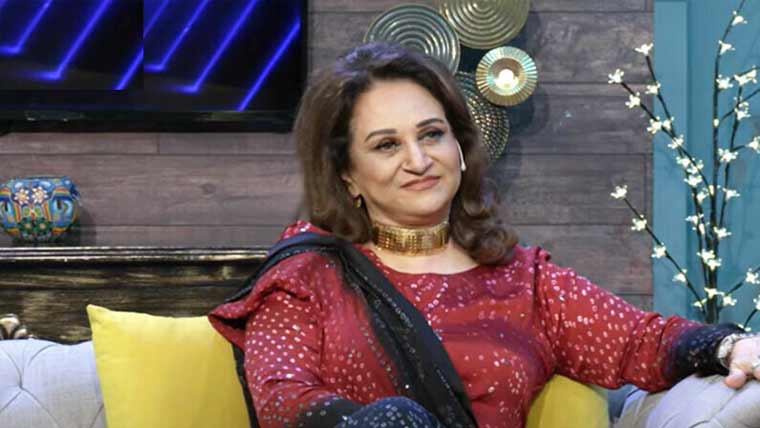 اداکارہ بشریٰ انصاری نے ہونٹوں پر فلرز کروانے کی خبریں بے بنیاد قرار دے دیں