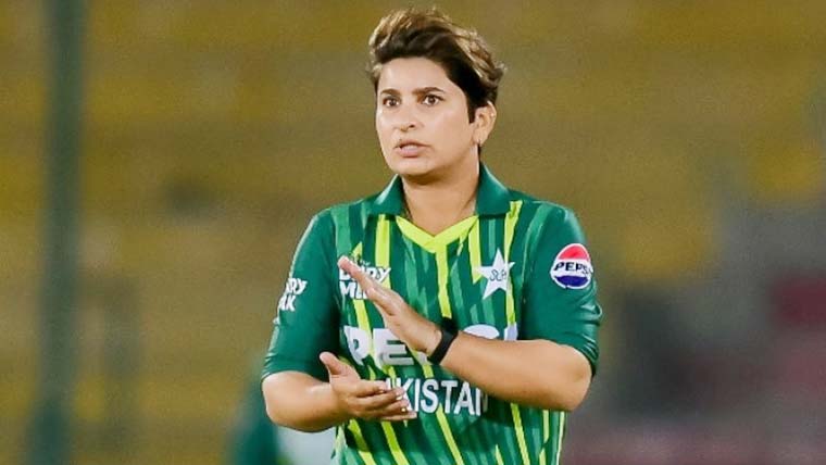 ندا ڈار نے پاکستان کرکٹ میں واپسی کا اعلان کر دیا