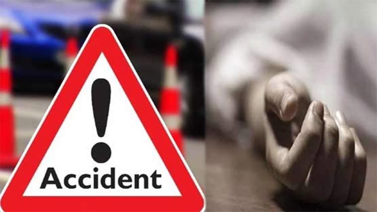 سرگودھا: بے قابو کوچ نے 3 موٹرسائیکل سواروں کو کچل دیا، ایک شخص جاں بحق، 6 زخمی