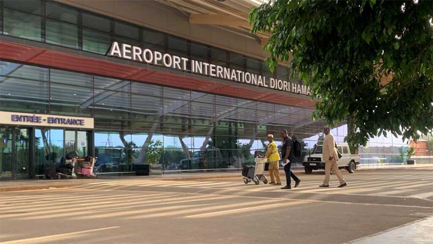 Al-Qaeda-linked jihadists attack Niger airport, 11 soldiers killed