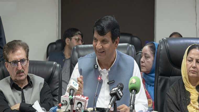انتشاری کمیٹی کشمیرکاز کو نقصان پہنچانا چاہتی ہے: امیر مقام