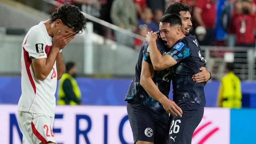 Paraguay hold on for 1-0 win over Turkey despite Almiron red card