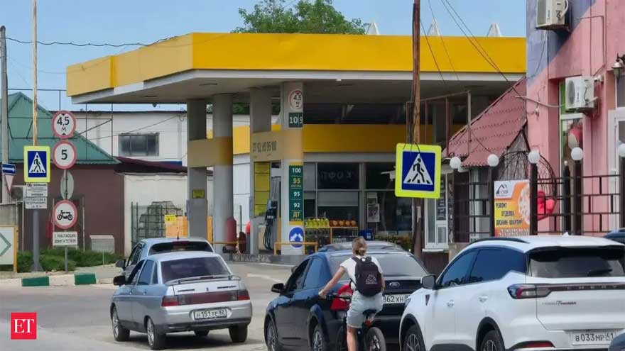 Ukraine attack kills five as Crimea halts public fuel sales
