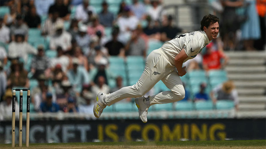 Henry the hero for New Zealand as England bring back Stokes