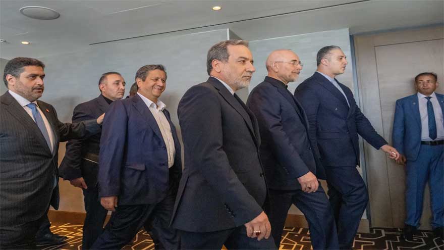 US, Iranian negotiators enter 2nd day of talks after rough start