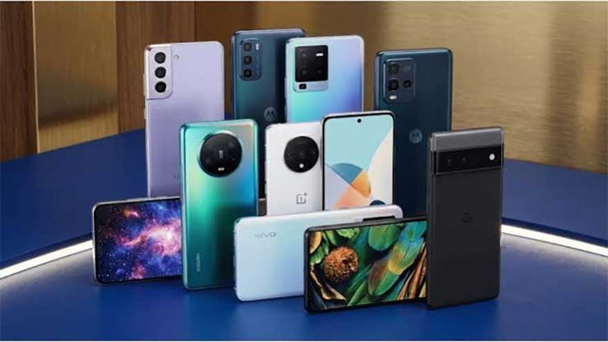 'Govt to slash taxes on imported smartphones for next fiscal year'
