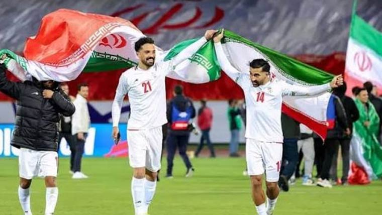 لاس اینجلس گراؤنڈ کے لاکر روم سے ایرانی فٹبال ٹیم کا لکھا خط سامنے آگیا