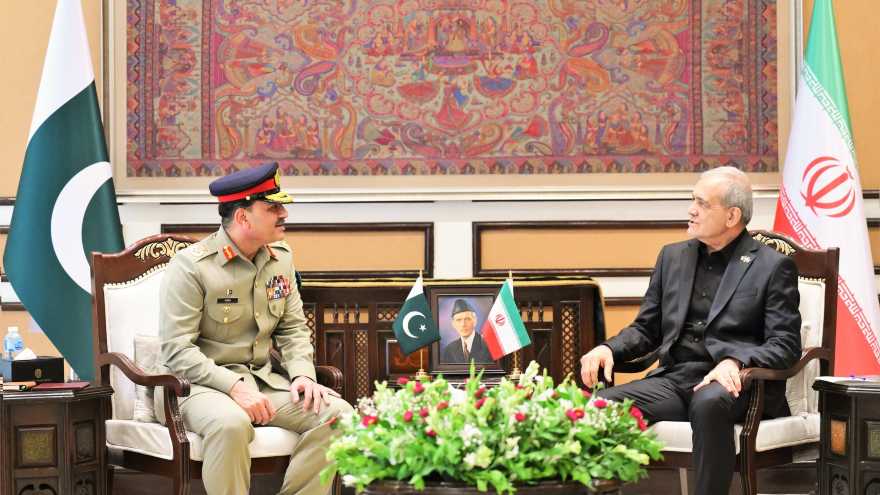 Pakistan, Iran reaffirm commitment to regional peace as Field Marshal Asim Munir meets President Pezeshkian