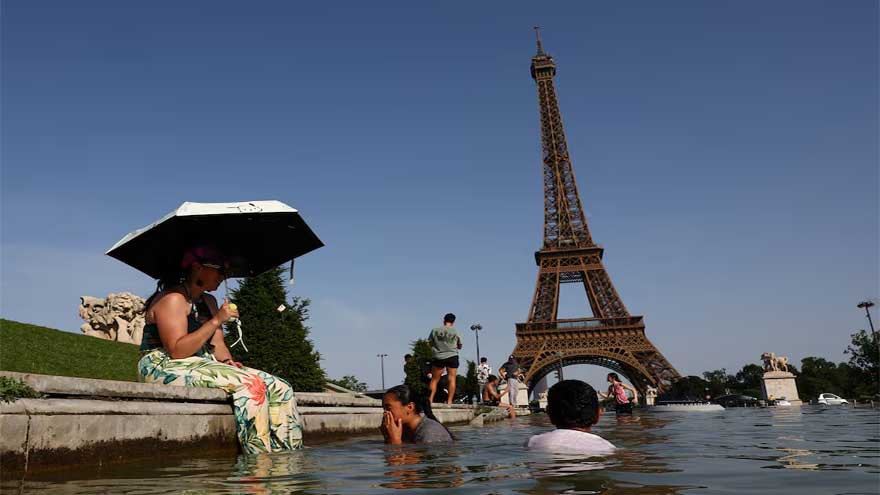 Power cuts in France leave thousands sweltering amid scorching heatwave