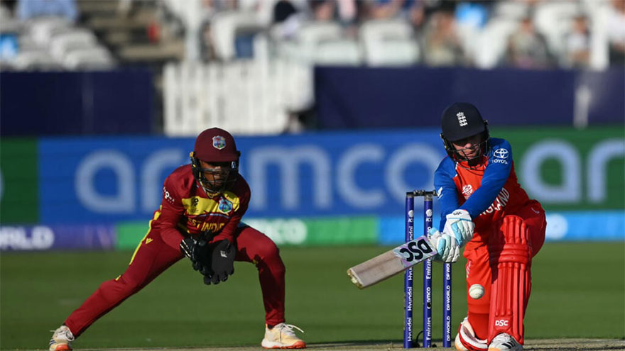 Wyatt-Hodge stars as England ease into Women's T20 World Cup semi-finals