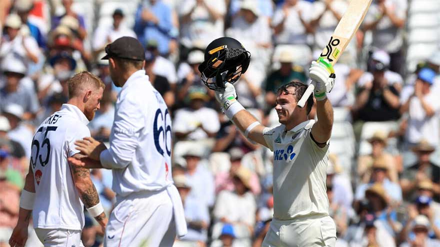 New Zealand's Latham and Conway pile on the runs before Stokes breakthrough