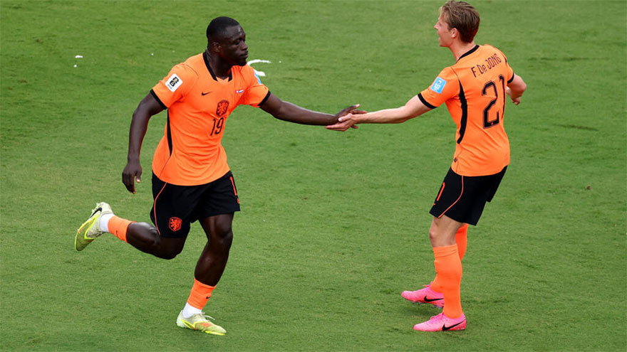 Dutch march into World Cup knockouts as group winners