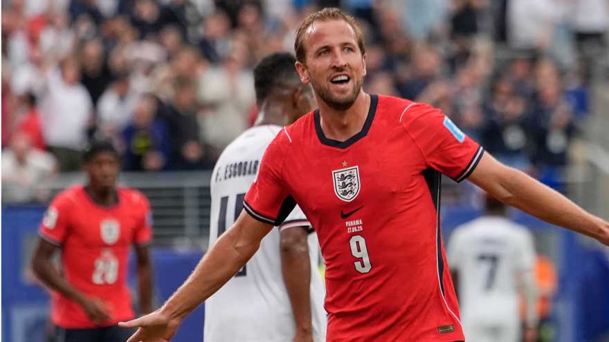 England defeat Panama 2-0 to win its World Cup group