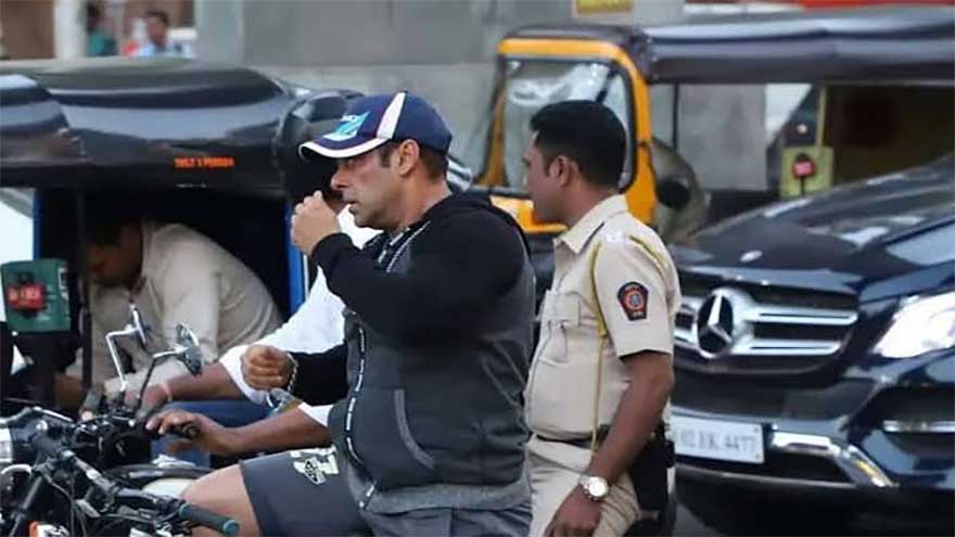 Salman Khan hits Mumbai road on bicycle, photos go viral