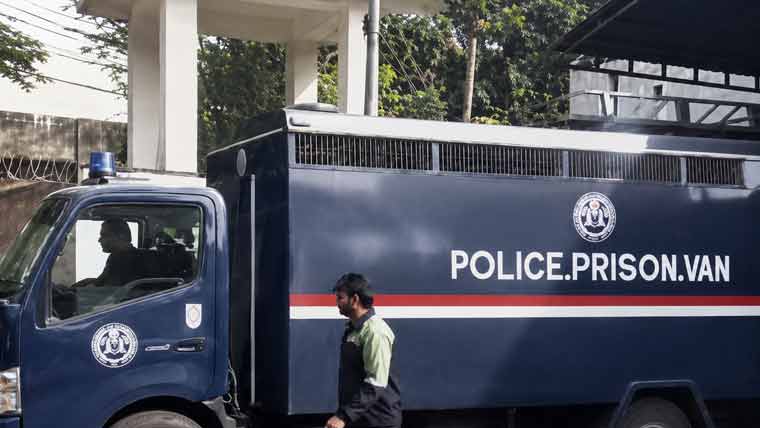 کہوٹہ میں قیدیوں کی وین سے 14 فرار، 4 دوبارہ گرفتار