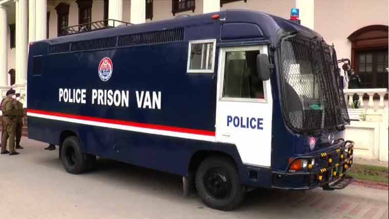 کہوٹہ میں قیدیوں کی وین سے 14 فرار، 4 دوبارہ گرفتار