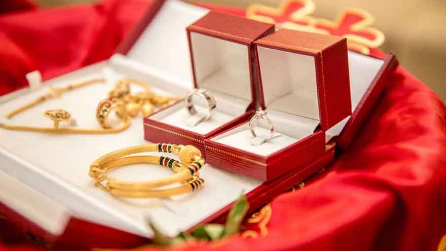 SC rules gifts, jewellery exclusive property of bride
