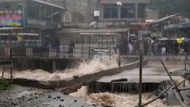 گلگت میں گلیشیئرز کے پگھلاؤ سے چھموگڑھ نالے میں طغیانی، درجنوں افراد پھنس گئے