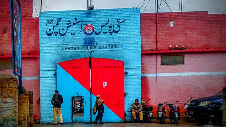 چمن میں پولیس وین سے قیدی فرار، شہر بھر میں ناکہ بندی