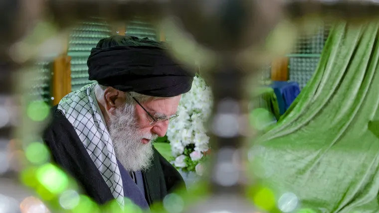 آیت اللہ علی خامنہ ای