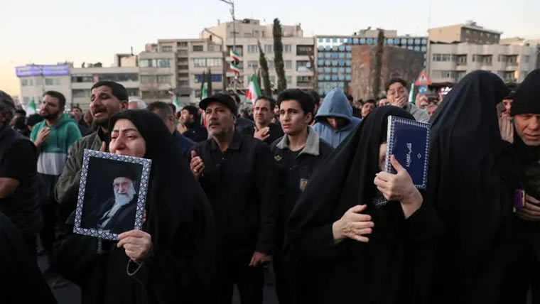 لبنانی دارالحکومت بیروت میں امریکی سفارت خانے کے باہر فائرنگ کی آوازیں