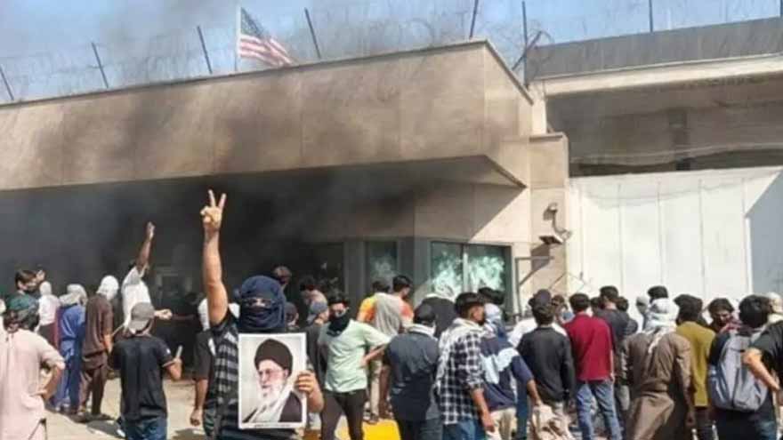 At least 6 dead after protests erupt near US Consulate in Karachi