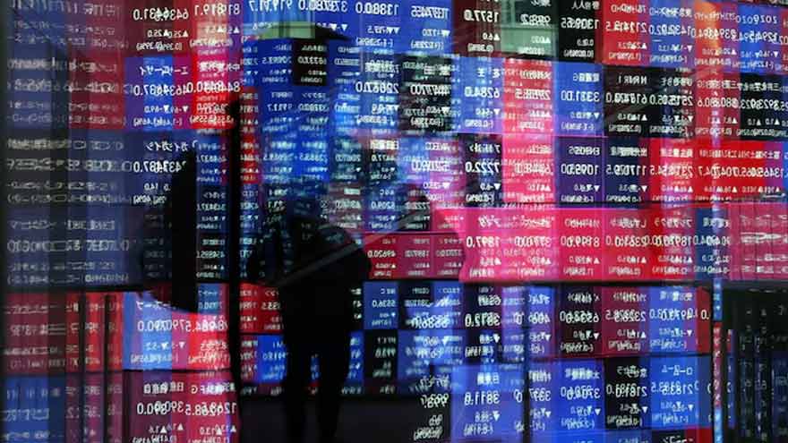 Oil prices jump, stocks skid on Middle East turmoil