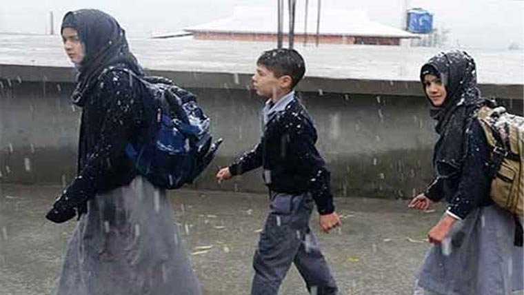 بلوچستان: موسم سرما کی تعطیلات ختم ہونے پر سکول کھل گئے