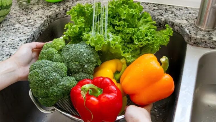 سبزیوں سے کیمیکل صاف کرنے کا آسان گھریلو طریقہ