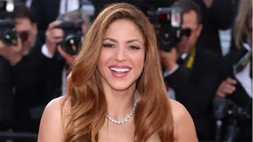 Shakira sets up record for largest concert ever in Mexico City