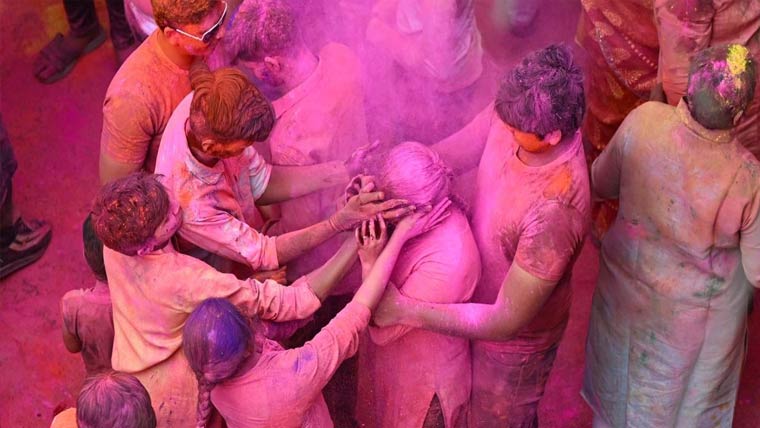 حیدرآباد میں ہولی کی رنگا رنگ تقریبات، خوشیوں اور مذہبی عقیدت کا اظہار