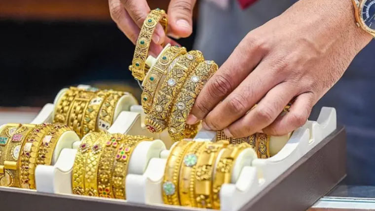 مقامی اور عالمی مارکیٹ میں سونے کی قیمتوں میں آج بھی نمایاں کمی