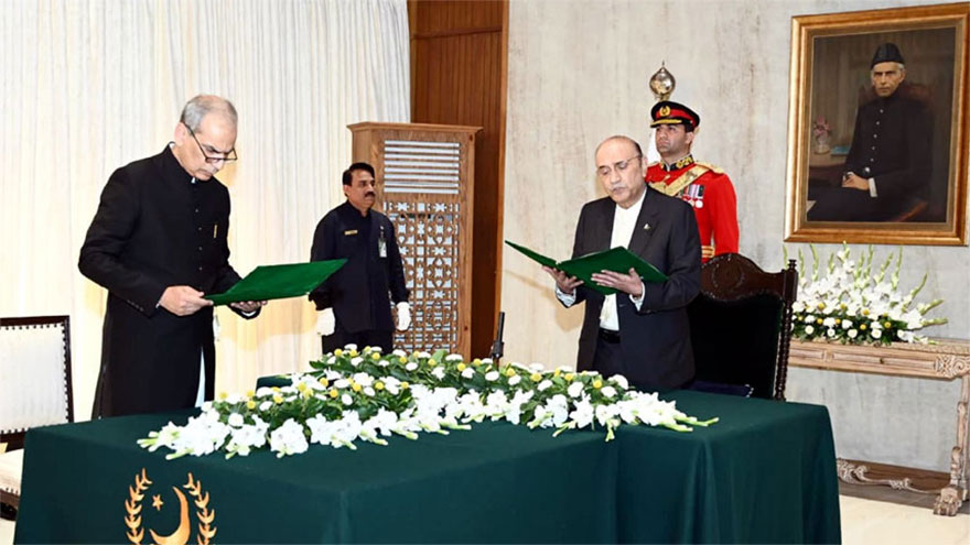 Naveed Kamran Baloch takes oath as new Federal Ombudsman