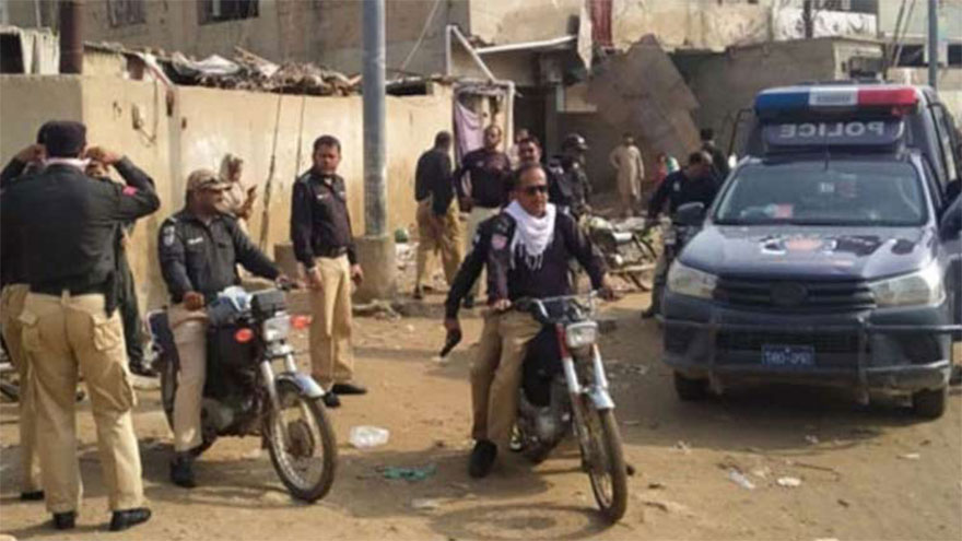 Six arrested in crackdown on illegal Afghans residing in Karachi