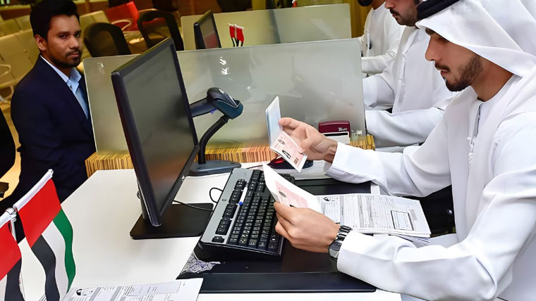 یو اے ای کا بڑا ریلیف: فضائی بحران میں پھنسے مسافروں کے ویزا اوور اسٹے جرمانے معاف